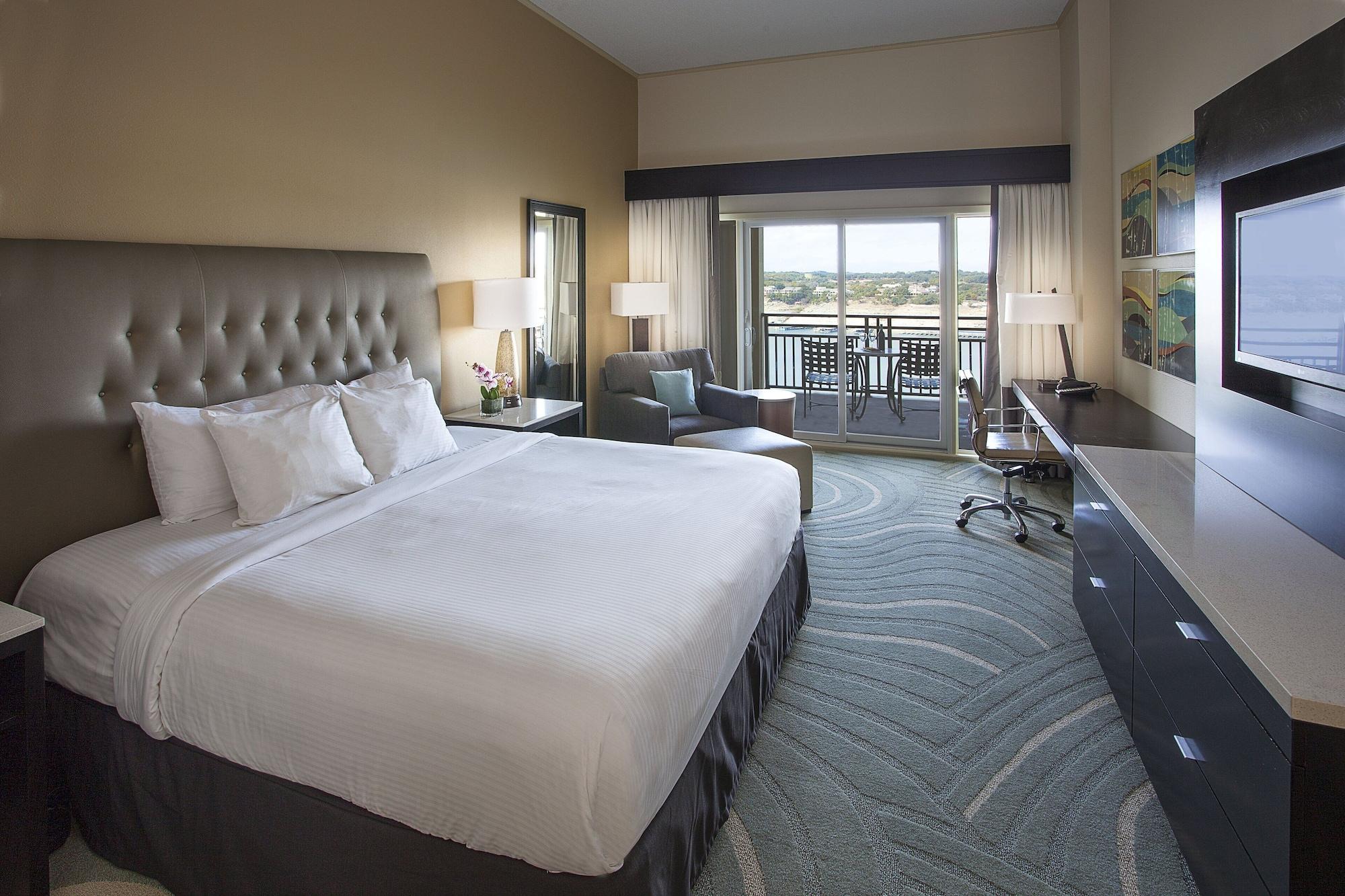 Resort & Lakeway