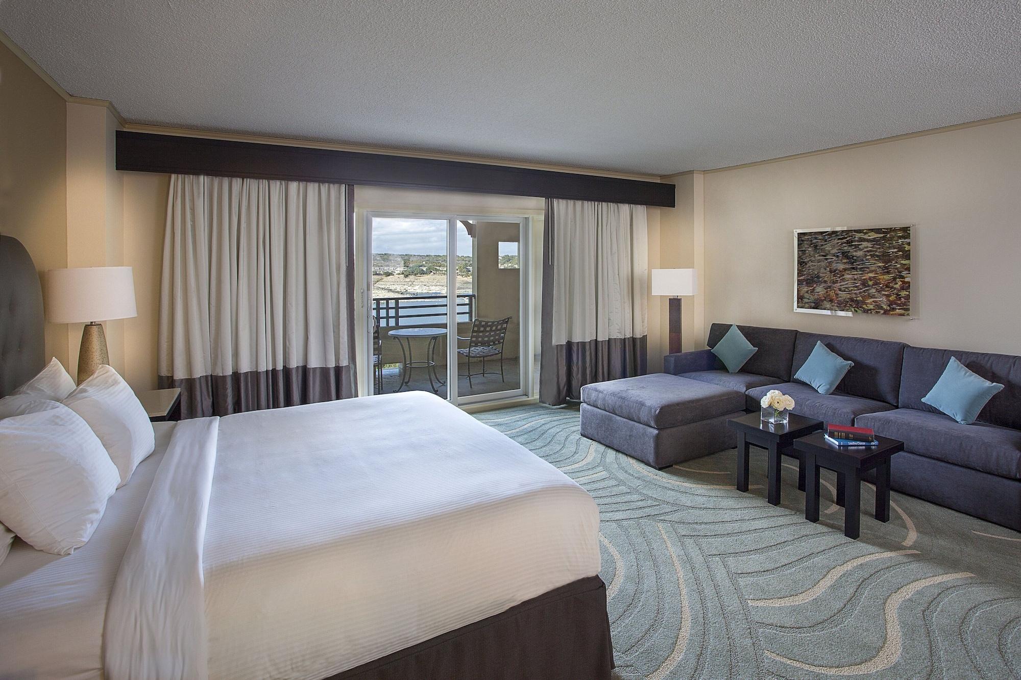 Resort & Lakeway