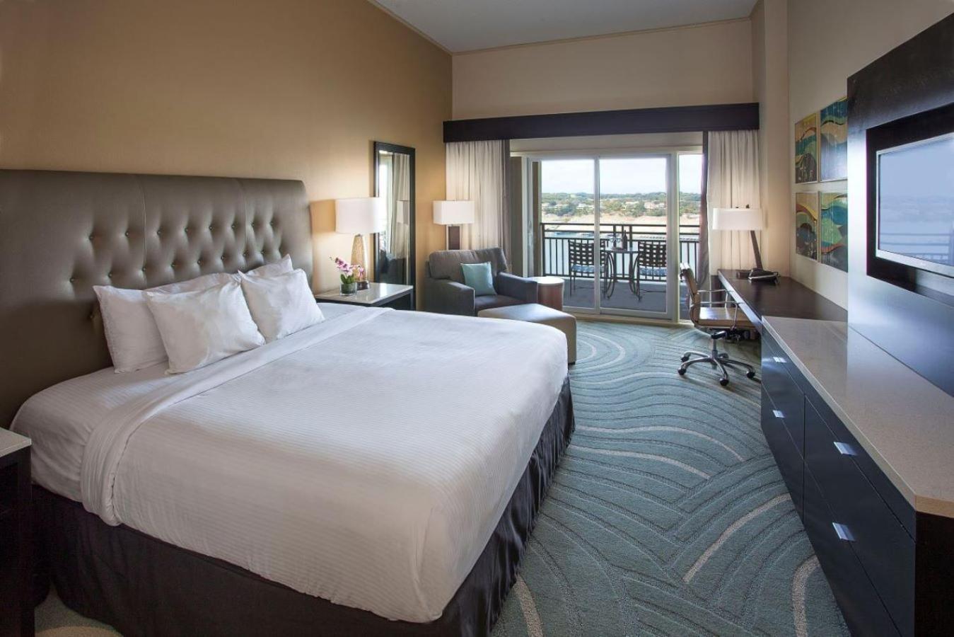 Resort & 4*